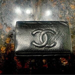 CHANEL Black Caviar Leather 6 Key Holder Case